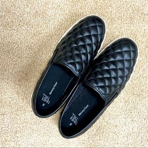 Slip on sneaker, perfect condition